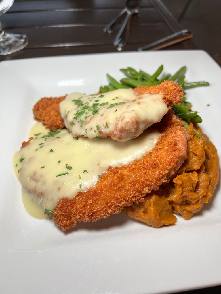 Lakehouse Tap and Grille at Chautauqua Harbor Hotel