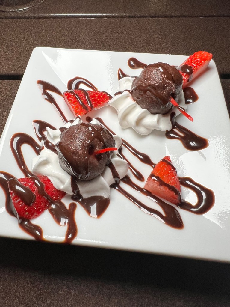 Lakehouse Tap and Grille at Chautauqua Harbor Hotel